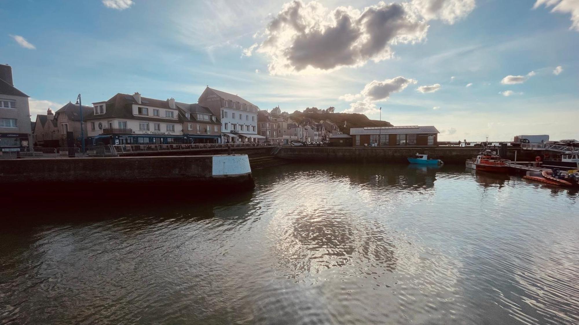 Maison Calme Et Cosy A Port-En-Bessin Pres Du Golf Et De La Mer Екстер'єр фото